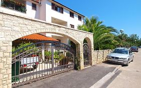 Rooms Ivica 1452